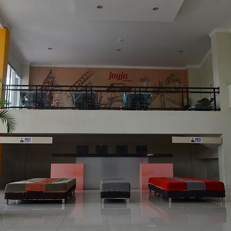 Edu Hostel Джокякарта Екстериор снимка