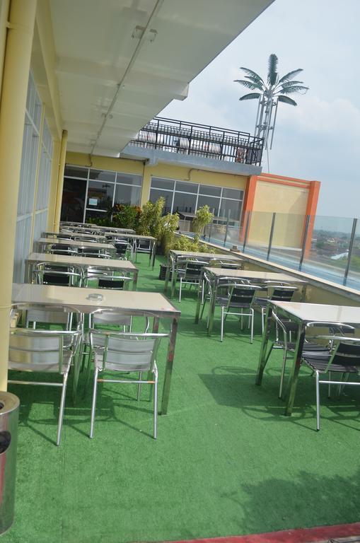Edu Hostel Джокякарта Екстериор снимка