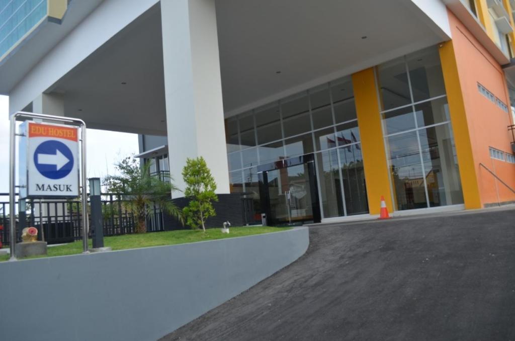 Edu Hostel Джокякарта Екстериор снимка