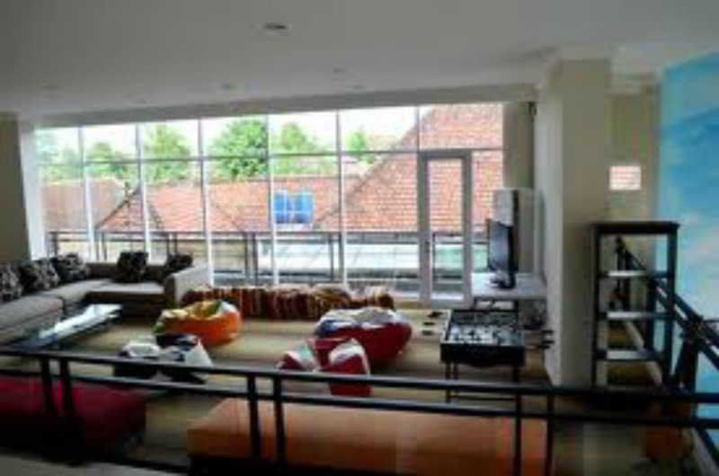 Edu Hostel Джокякарта Екстериор снимка