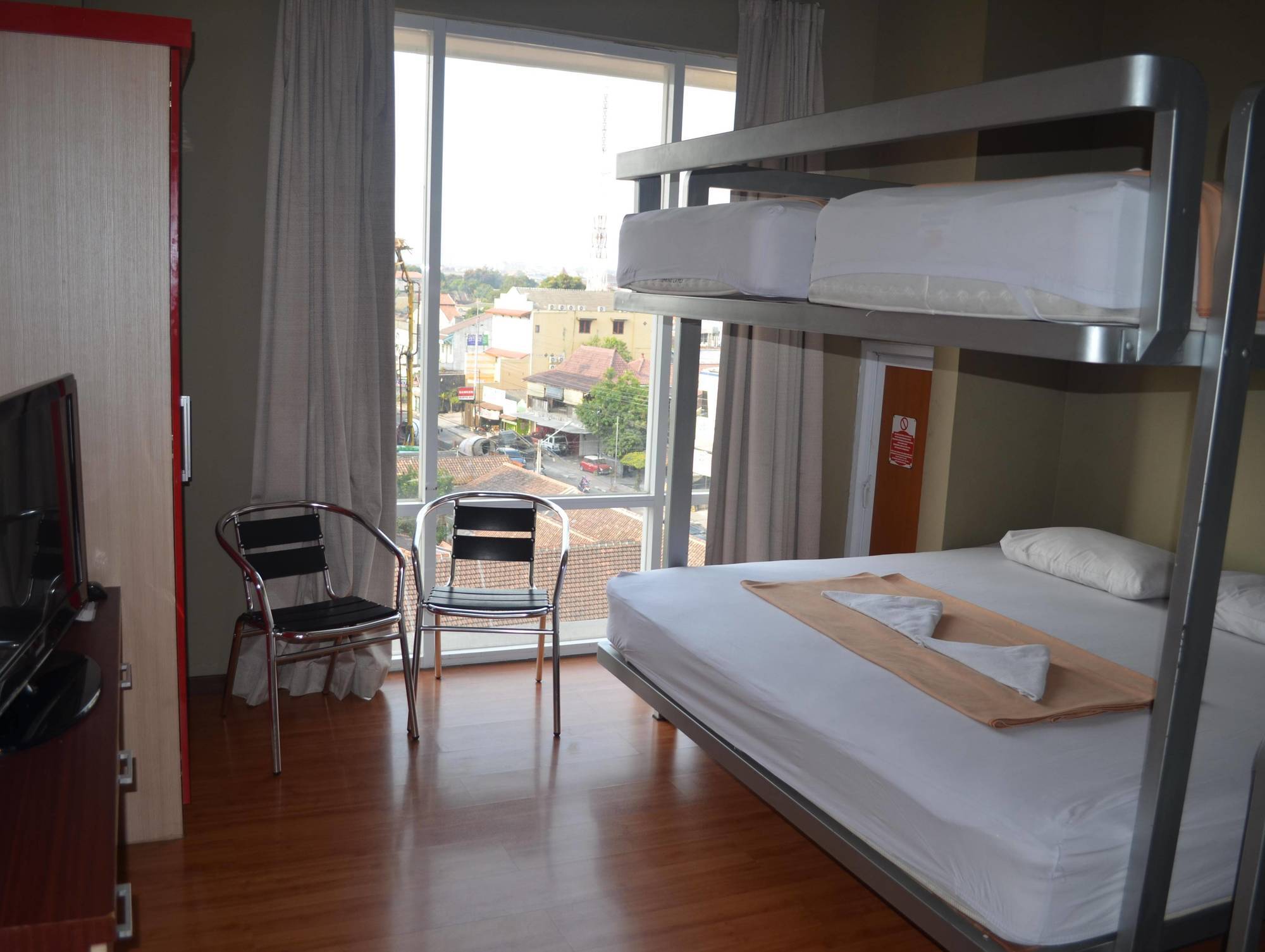 Edu Hostel Джокякарта Екстериор снимка